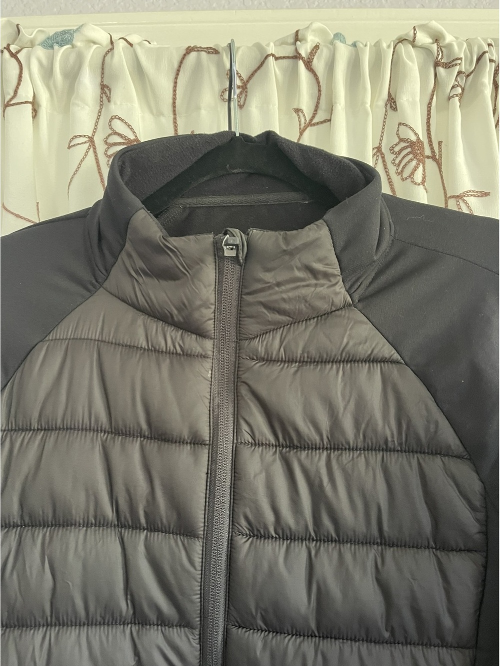 Black Quilted Hybrid Active Jacket | Sz L - Picture 9 of 9